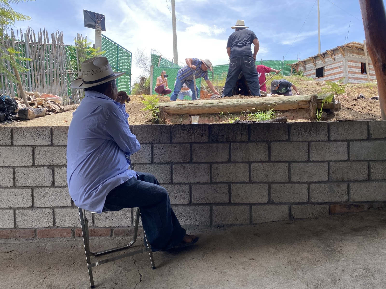 digging the palenque roasting pit